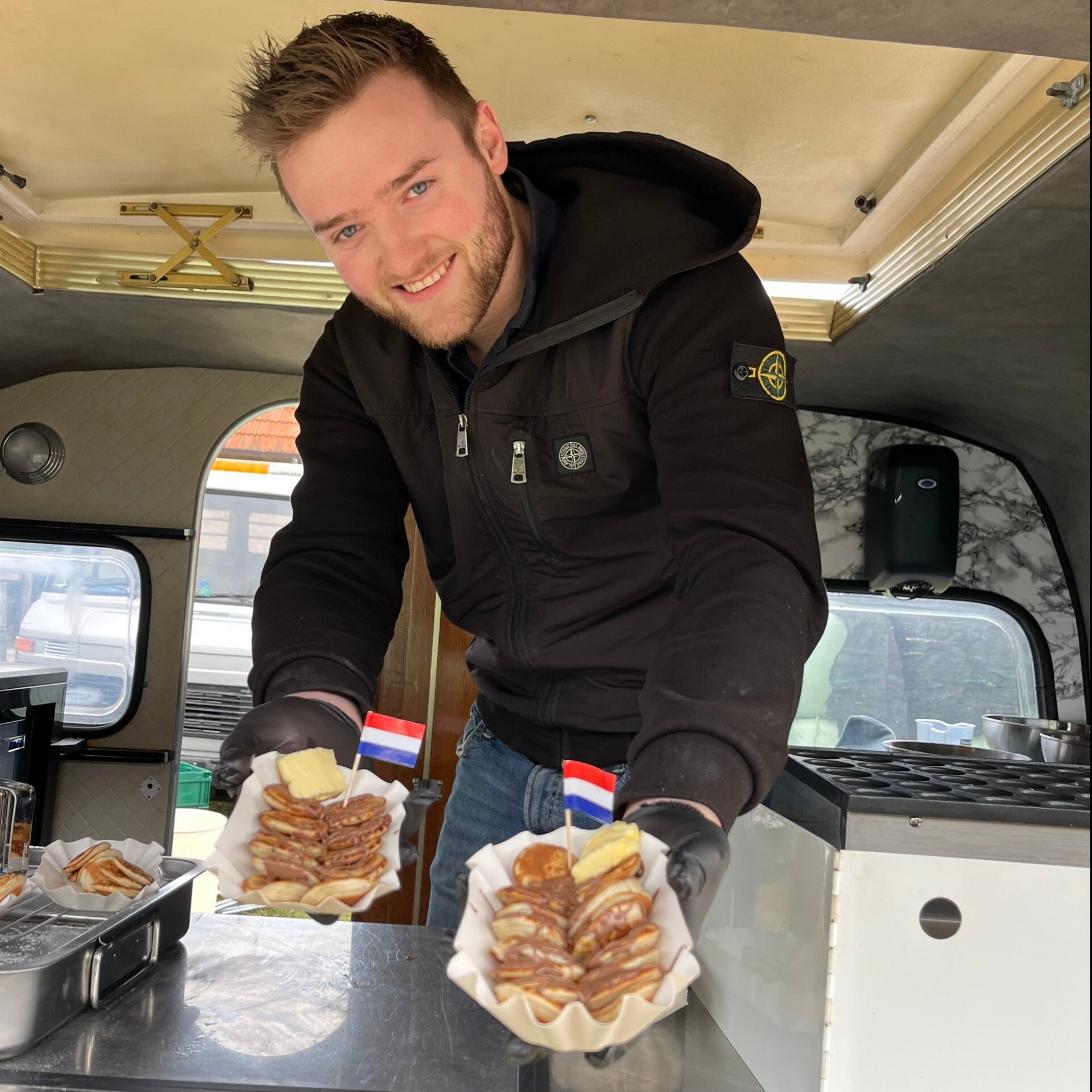 De eigenaar van De Poffertjes Caravan